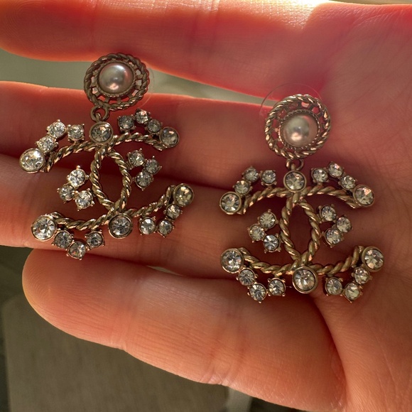 Chanel Classic CC Crystal Logo Tree & Pearl Drop Gold Earrings - Picture 1 of 4